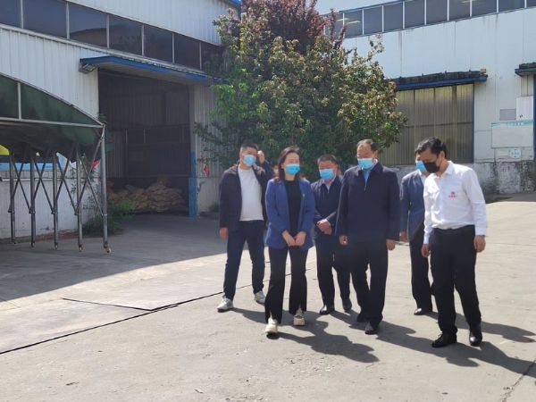 曲阜市人大朱主任，防山鎮(zhèn)丁書記，人大賀主任領(lǐng)導(dǎo)蒞臨公司指導(dǎo)工作！